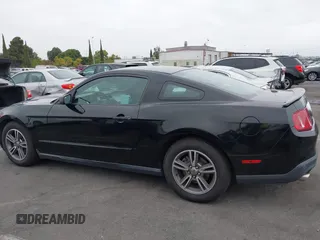 2012 Ford Mustang Premium с VIN 1ZVBP8AM9C5273477, выставлен на аукционе IAAI как лот 42795526 с пробегом 111 438 миль миль и . История ставок и продаж доступна на DreamBid. Изображение 14.