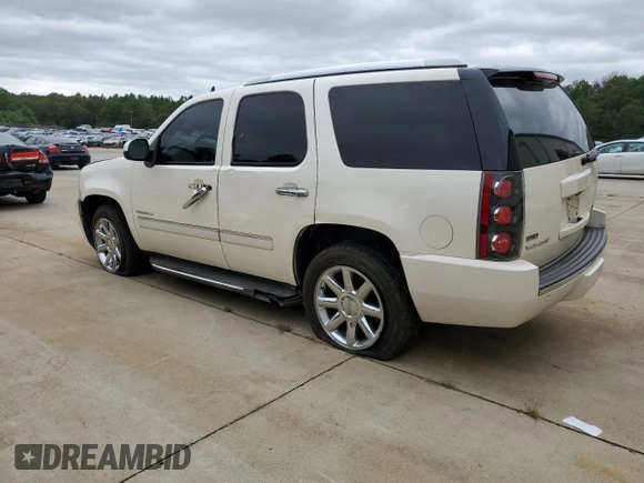2010 GMC Yukon Denali with VIN 1GKUCEEF2AR119463, listed as a Copart auction lot 71236674 with 233,731 mi miles and Salvage Title. Bid and sale history available at carsss.com. Image 2.