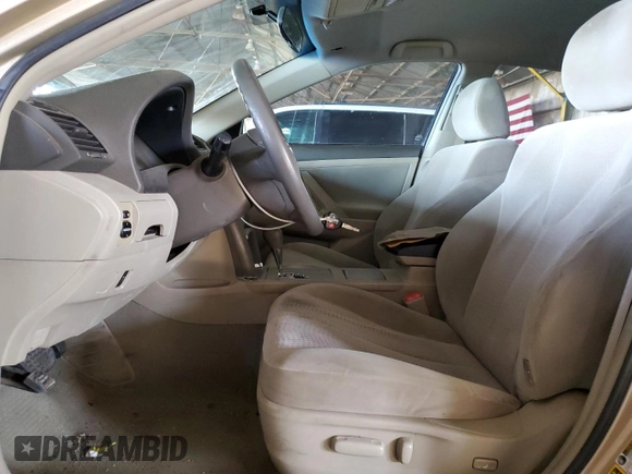 2010 Toyota Camry z VIN 4T4BF3EK7AR009664, wystawiony jako Copart lot #60933215 z przebiegiem 253 195 mil mil oraz Czysty tytuł • Clean title. Historia ofert i sprzedaży dostępna na DreamBid. Obrazek 7.