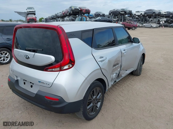 2021 Kia Soul EX with VIN KNDJ33AU5M7790701, listed as a IAAI auction lot 41845976 with 31,350 mi miles. Bid and sale history available at carsss.com. Image 4.