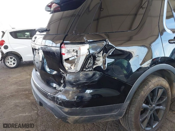 2019 Ford Explorer XLT with VIN 1FM5K7D8XKGA73214, listed as a IAAI auction lot 41881469 with 80,712 mi miles. Bid and sale history available at carsss.com. Image 6.