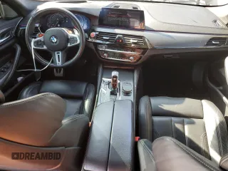 2019 BMW M5 z VIN WBSJF0C53KB447108, wystawiony jako Copart lot #51024275 z przebiegiem 58 387 mil mil oraz Szkoda całkowita • Salvage title. Historia ofert i sprzedaży dostępna na DreamBid. Obrazek 8.