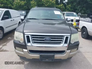 2007 Ford Explorer Eddie Bauer z VIN 1FMEU64E67UA75755, wystawiony jako IAAI lot #42363410 z przebiegiem 243 746 mil mil oraz . Historia ofert i sprzedaży dostępna na DreamBid. Obrazek 6.