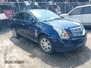 2010 Cadillac SRX z VIN 3GYFNGEY3AS622406, wystawiony jako IAAI lot #41972235 z przebiegiem 135 692 mil mil oraz . Historia ofert i sprzedaży dostępna na DreamBid. Obrazek 1.
