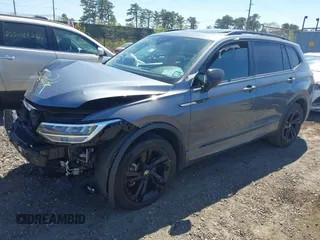 2023 Volkswagen Tiguan SE R-Line Black с VIN 3VV8B7AX7PM102793, выставлен на аукционе IAAI как лот 42154788 с пробегом 15 061 миль миль и . История ставок и продаж доступна на DreamBid. Изображение 17.
