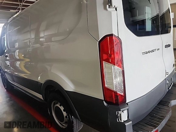 2018 Ford Transit z VIN 1FTYE1YM1JKB52179, wystawiony jako IAAI lot #42304826 z przebiegiem 251 933 mil mil oraz . Historia ofert i sprzedaży dostępna na DreamBid. Obrazek 1.