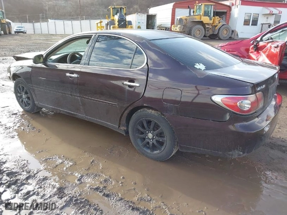 2003 Lexus ES 300 with VIN JTHBF30G330139080, listed as a IAAI auction lot 41737589 with 204,150 mi miles. Bid and sale history available at carsss.com. Image 3.