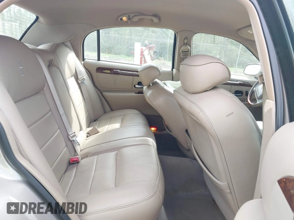 2001 Lincoln Town Car Signature with VIN 1LNHM82W21Y684197, listed as a IAAI auction lot 41944429 with 159,297 mi miles and . Bid and sale history available at DreamBid. Image 8.