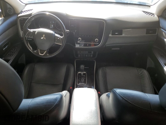 2020 Mitsubishi Outlander SE z VIN JA4AD3A3XLZ035349, wystawiony jako Copart lot #61215315 z przebiegiem 124 728 mil mil oraz Czysty tytuł • Clean title. Historia ofert i sprzedaży dostępna na DreamBid. Obrazek 8.