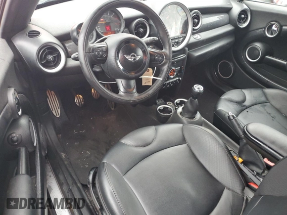2015 MINI Roadster S z VIN WMWSY3C58FT567023, wystawiony jako Copart lot #43289505 z przebiegiem 115 029 mil mil oraz Szkoda całkowita • Salvage title. Historia ofert i sprzedaży dostępna na DreamBid. Obrazek 8.