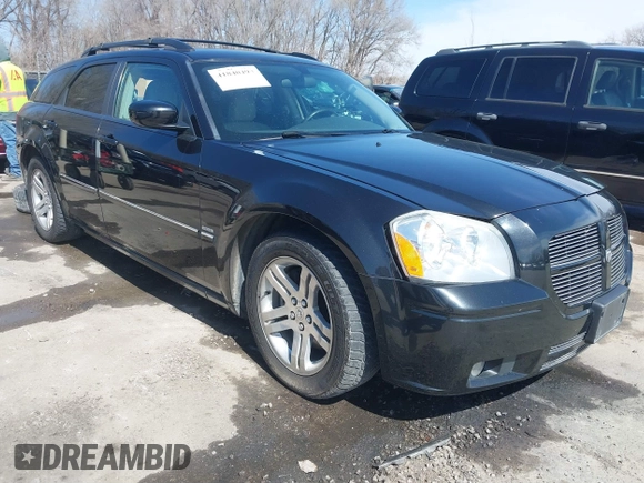 2005 Dodge Magnum RT with VIN 2D4GV58205H610425, listed as a IAAI auction lot 41840499 with 202,786 mi miles. Bid and sale history available at carsss.com. Image 1.