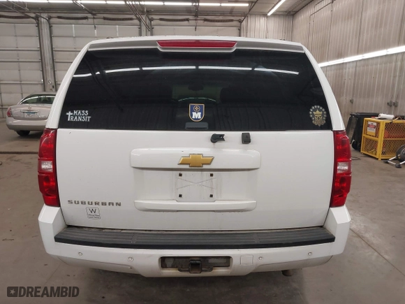 2013 Chevrolet Suburban LT with VIN 1GNSKJE74DR145680, listed as a IAAI auction lot 42114209 with 178,052 mi miles. Bid and sale history available at carsss.com. Image 17.