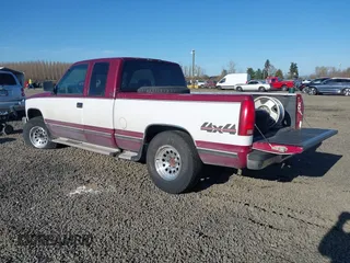 1994 GMC Sierra 1500 z VIN 2GTEK19HXR1563542, wystawiony jako IAAI lot #41733737 z przebiegiem 194 469 mil mil oraz . Historia ofert i sprzedaży dostępna na DreamBid. Obrazek 3.