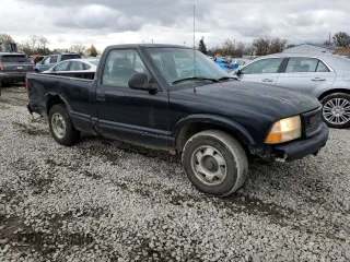 1998 GMC Sonoma with VIN 1GTCS1448WK515612, listed as a Copart auction lot 81822124 with 0 mi miles and Salvage Title. Bid and sale history available at carsss.com. Image 4.