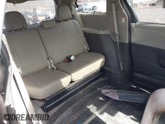 2020 Toyota Sienna XLE Auto Access Seat with VIN 5TDYZ3DCXLS050310, listed as a IAAI auction lot 41469930 with 77,370 mi miles and . Bid and sale history available at DreamBid. Image 8.