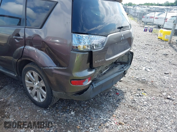 2010 Mitsubishi Outlander SE with VIN JA4AS3AW0AZ002972, listed as a IAAI auction lot 42220473 with 225,584 mi miles and . Bid and sale history available at DreamBid. Image 6.
