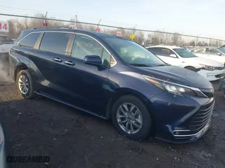 2024 Toyota Sienna XLE with VIN 5TDYRKEC8RS215451, listed as a IAAI auction lot 41771475 with 17,357 mi miles. Bid and sale history available at carsss.com. Image 1.