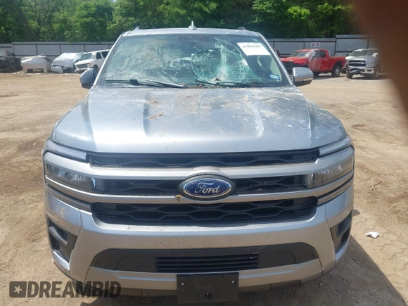 2022 Ford Expedition XLT z VIN 1FMJU1HTXNEA49452, wystawiony jako IAAI lot #41981687 z przebiegiem 42 396 mil mil oraz . Historia ofert i sprzedaży dostępna na DreamBid. Obrazek 12.