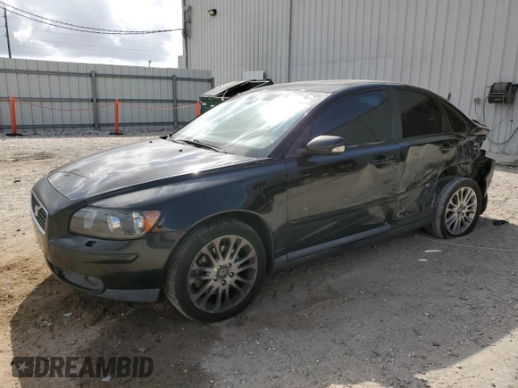 2006 Volvo S40 2.4L with VIN YV1MS382962173722, listed as a Copart auction lot 52485525 with 217,787 mi miles and Salvage Title. Bid and sale history available at carsss.com. Image 1.