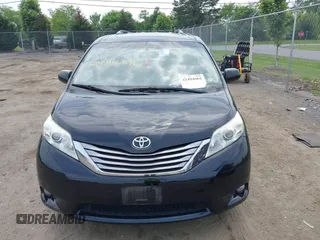 2016 Toyota Sienna XLE z VIN 5TDYK3DC9GS706815, wystawiony jako IAAI lot #42494662 z przebiegiem 141 157 mil mil oraz . Historia ofert i sprzedaży dostępna na DreamBid. Obrazek 12.