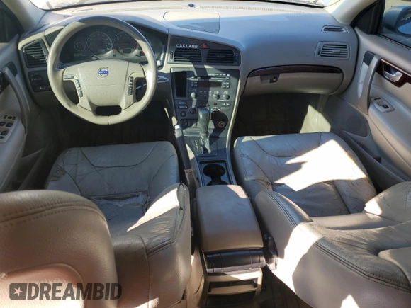2004 Volvo V70 with VIN YV1SW59V142358585, listed as a Copart auction lot 88553485 with 215,670 mi miles and Salvage title. Bid and sale history available at DreamBid. Image 8.