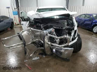 2018 GMC Sierra 2500HD with VIN 1GT12REG7JF235762, listed as a Copart auction lot 84391064 with 0 mi miles and Salvage Title. Bid and sale history available at carsss.com. Image 5.