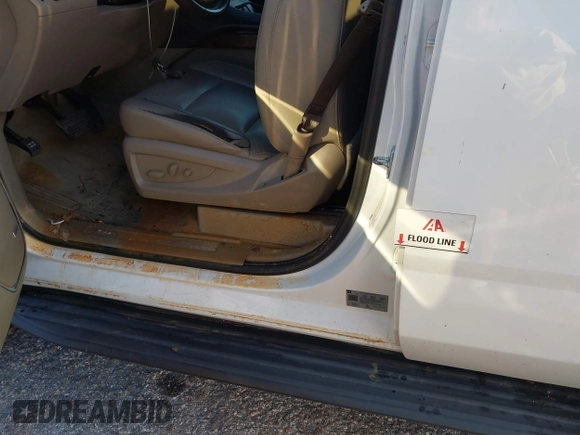 2018 Chevrolet Suburban LT with VIN 1GNSCHKC8JR358781, listed as a IAAI auction lot 40474820 with Not Provided miles and . Bid and sale history available at DreamBid. Image 6.