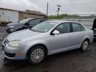 2008 Volkswagen Jetta S z VIN 3VWJZ71K68M168573, wystawiony jako Copart lot #55776955 z przebiegiem 110 273 mil mil oraz Szkoda całkowita • Salvage title. Historia ofert i sprzedaży dostępna na DreamBid. Obrazek 1.