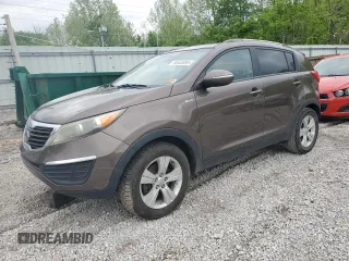 2011 Kia Sportage LX z VIN KNDPBCA24B7057936, wystawiony jako Copart lot #55645095 z przebiegiem 152 923 mil mil oraz Szkoda całkowita • Salvage title. Historia ofert i sprzedaży dostępna na DreamBid. Obrazek 1.