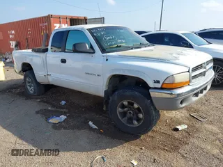 2000 Dodge Dakota Sport with VIN 1B7GG22N5YS531399, listed as a IAAI auction lot 41428183 with 221,162 mi miles. Bid and sale history available at carsss.com. Image 1.