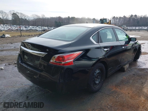 2015 Nissan Altima SV with VIN 1N4AL3AP3FC286044, listed as a IAAI auction lot 41407908 with 172,858 mi miles and . Bid and sale history available at DreamBid. Image 4.