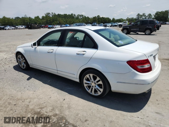2013 Mercedes-Benz C 300 Sport z VIN WDDGF8AB3DR244616, wystawiony jako Copart lot #63582305 z przebiegiem 138 043 mil mil oraz Czysty tytuł • Clean title. Historia ofert i sprzedaży dostępna na DreamBid. Obrazek 2.