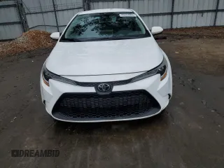 2021 Toyota Corolla LE with VIN 5YFEPMAE8MP147052, listed as a Copart auction lot 43253905 with 87,067 mi miles and Salvage Title. Bid and sale history available at carsss.com. Image 5.