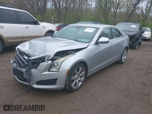 2014 Cadillac ATS Standard RWD z VIN 1G6AA5RA1E0177452, wystawiony jako IAAI lot #39138915 z przebiegiem 134 473 mil mil oraz . Historia ofert i sprzedaży dostępna na DreamBid. Obrazek 2.