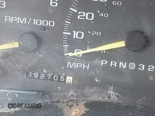 1997 Chevrolet Silverado 2500 z VIN 1GCGC29J8VE165494, wystawiony jako IAAI lot #42349016 z przebiegiem 92 705 mil mil oraz . Historia ofert i sprzedaży dostępna na DreamBid. Obrazek 15.