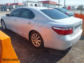 2008 Lexus LS 460 with VIN JTHBL46F285070311, listed as a IAAI auction lot 42035847 with 220,321 mi miles. Bid and sale history available at carsss.com. Image 3.