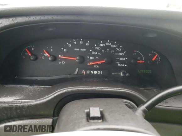 2007 Ford Econoline Cargo Commercial z VIN 1FTNE24WX7DB07027, wystawiony jako Copart lot #57235925 z przebiegiem 129 955 mil mil oraz Czysty tytuł • Clean title. Historia ofert i sprzedaży dostępna na DreamBid. Obrazek 9.