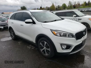 2016 Kia Sorento EX with VIN 5XYPHDA50GG005955, listed as a Copart auction lot 52306045 with 151,221 mi miles and Clean Title. Bid and sale history available at carsss.com. Image 4.