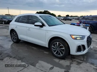 2023 Audi Q5 S line Premium Plus z VIN WA1EAAFY4P2035574, wystawiony jako Copart lot #55351055 z przebiegiem 19 777 mil mil oraz Szkoda całkowita • Salvage title. Historia ofert i sprzedaży dostępna na DreamBid. Obrazek 4.