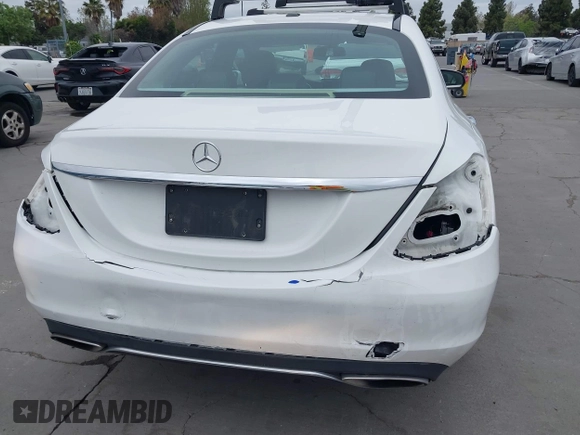 2015 Mercedes-Benz C-Class C 300 Luxury with VIN 55SWF4KB2FU035579, listed as a IAAI auction lot 42034880 with 191,819 mi miles. Bid and sale history available at carsss.com. Image 6.