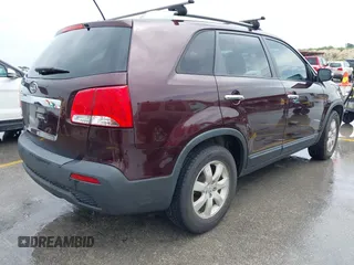 2013 Kia Sorento LX with VIN 5XYKT4A28DG387792, listed as a IAAI auction lot 42650144 with 93,136 mi miles and . Bid and sale history available at DreamBid. Image 4.