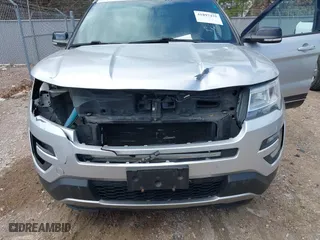 2017 Ford Explorer XLT with VIN 1FM5K8D88HGA32272, listed as a IAAI auction lot 41897475 with 166,846 mi miles. Bid and sale history available at carsss.com. Image 6.