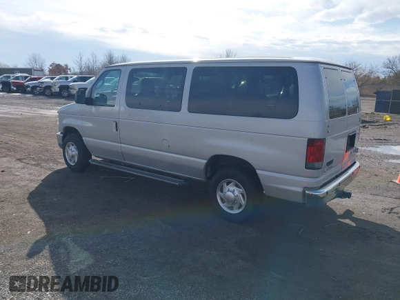 2010 Ford Econoline Passenger XL z VIN 1FBNE3BL8ADA65211, wystawiony jako IAAI lot #41659231 z przebiegiem 173 471 mil mil oraz . Historia ofert i sprzedaży dostępna na DreamBid. Obrazek 3.