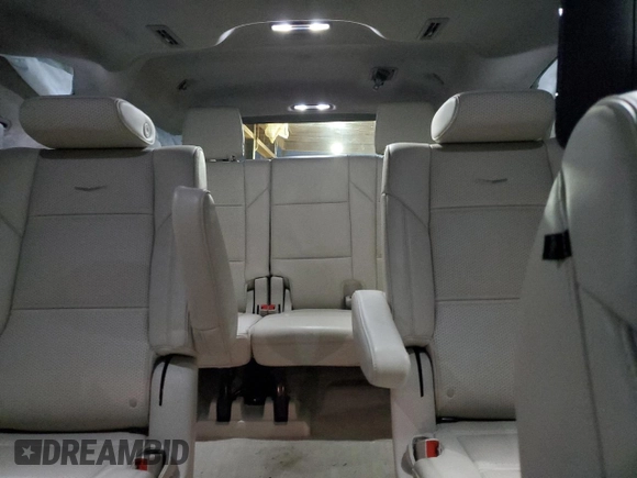 2024 Cadillac Escalade ESV 4WD Premium Luxury Platinum z VIN 1GYS4MKL5RR266838, wystawiony jako Copart lot #41866695 z przebiegiem 7 147 mil mil oraz Szkoda całkowita • Salvage title. Historia ofert i sprzedaży dostępna na DreamBid. Obrazek 10.