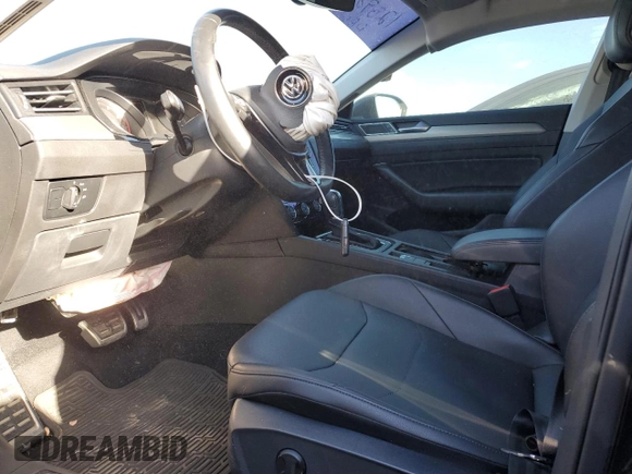 2019 Volkswagen Arteon SE z VIN WVWBR7AN4KE028231, wystawiony jako Copart lot #40588334 z przebiegiem 50 450 mil mil oraz . Historia ofert i sprzedaży dostępna na DreamBid. Obrazek 7.
