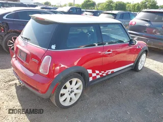 2005 MINI Hardtop S with VIN WMWRE33415TD92159, listed as a IAAI auction lot 42006711 with 110,935 mi miles and . Bid and sale history available at DreamBid. Image 4.