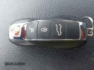 2014 Porsche Cayenne с VIN WP1AA2A28ELA93500, выставлен на аукционе IAAI как лот 42269929 с пробегом 143 528 миль миль и . История ставок и продаж доступна на DreamBid. Изображение 11.