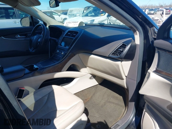 2016 Lincoln MKX Select with VIN 2LMTJ6KR1GBL60587, listed as a IAAI auction lot 41662337 with 169,187 mi miles. Bid and sale history available at carsss.com. Image 5.