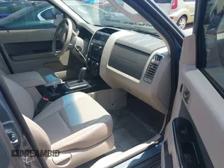2011 Ford Escape Hybrid с VIN 1FMCU4K35BKA50010, выставлен на аукционе IAAI как лот 42170596 с пробегом 129 044 миль миль и . История ставок и продаж доступна на DreamBid. Изображение 5.