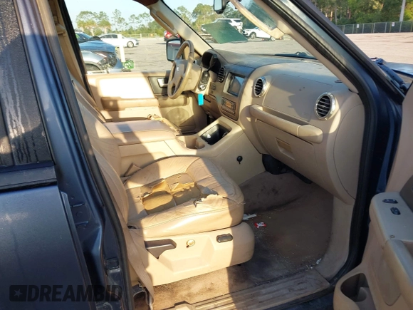 2005 Ford Expedition Eddie Bauer с VIN 1FMFU17505LA92105, выставлен на аукционе IAAI как лот 41963131 с пробегом 179 104 миль миль и . История ставок и продаж доступна на DreamBid. Изображение 5.